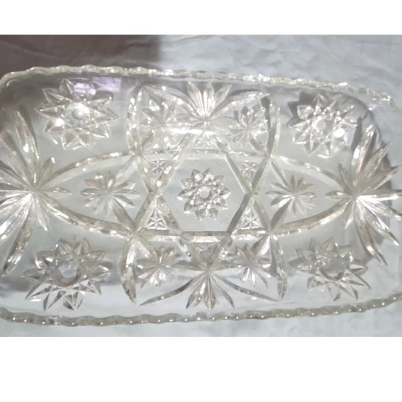 ⏳️Vintage⏳️ ANCHOR HOCKING Early Amercan Prescut Glass Serving Dish - Picture 4 of 6